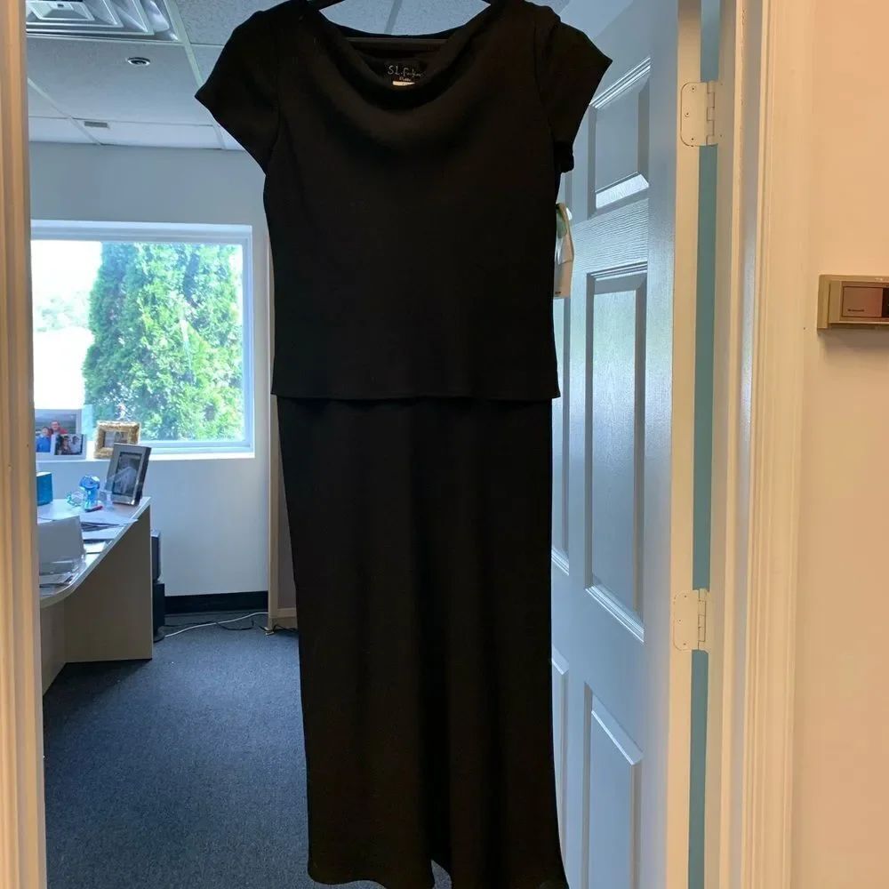 S.L. Fashions Perfect Black Dress size 10P NWT